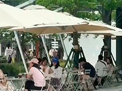 上海多样化外摆位人气旺 激发消费新活力