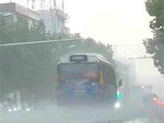 江西多地出现暴雨 高速通行受影响