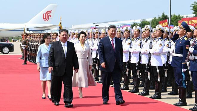 习近平出席金正恩举行的欢送仪式