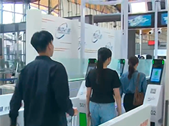 港珠澳大桥香港口岸本月底启用"无感e道" 无需停步5秒过关 准确率超过99%