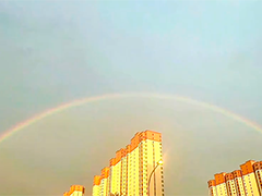 北京多地电闪雷鸣 疾风骤雨后惊现彩虹