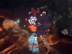 广西梧州 强降雨致多地出现险情 连夜抢险转移群众