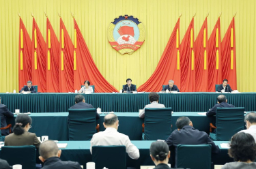 王沪宁主持召开全国政协主席会议