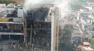 印度北方邦一建筑发生火灾 至少14人死亡