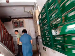 七旬老人家中突发疾病 民警救急又找钱
