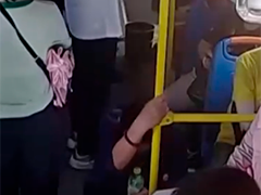 湖北黄石 七旬乘客突发疾病 众人接力暖心施救