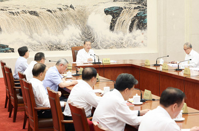 十四届全国人大常委会举行第六十九次委员长会议