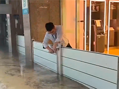 台北暴雨导致严重内涝 居民批政府应变不足