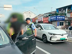 宁波:套用儿子车牌"分身"上路 一辆"克隆车"被查