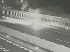 连夜赶路"怼"护栏 扬州查处首例疲劳驾驶违法案例