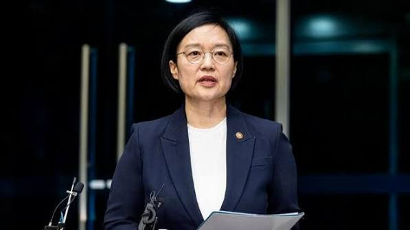 韩国总统正式任命韩圣淑为国务总理