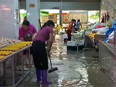 广西乐业 强降雨引发险情 各部门积极应对