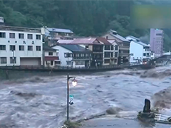 日本九州北部遭遇强降雨 多地山体滑坡交通中断