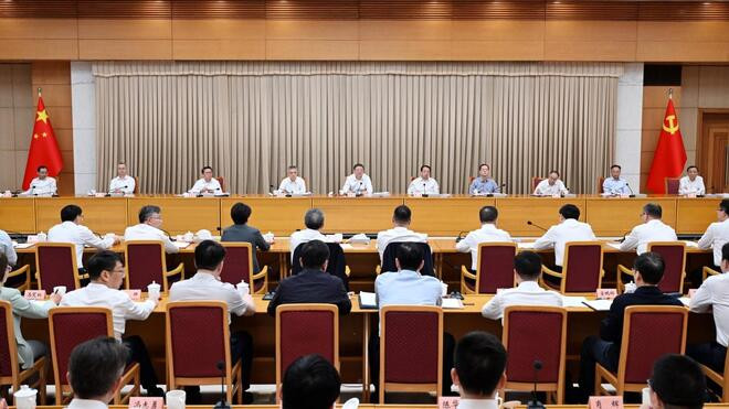 陈吉宁主持市委季度工作会议