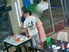 浙江临海:男子自称被顾客殴打 打人者赔偿10万元?