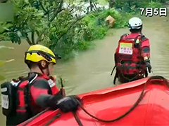 广西钦州"美莎克"带来强风降雨天气 群众因积水被困 消防紧急救援