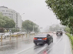 北京现冰雹天气 阵风达七级以上