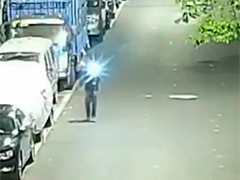 陪产丈夫下楼透气 竟帮民警抓了个人