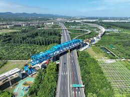 江苏 8000吨钢混梁横跨沪陕高速