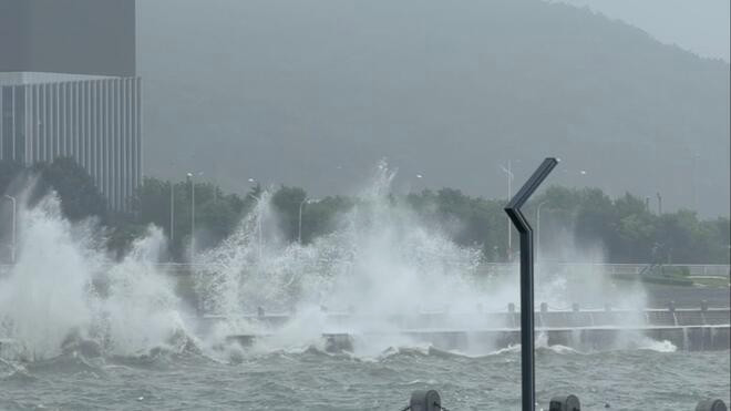 台风"巴威"北上 各地各部门全力应对