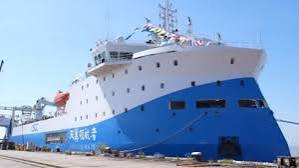首艘自主设计建造深海智能海缆施工船入列