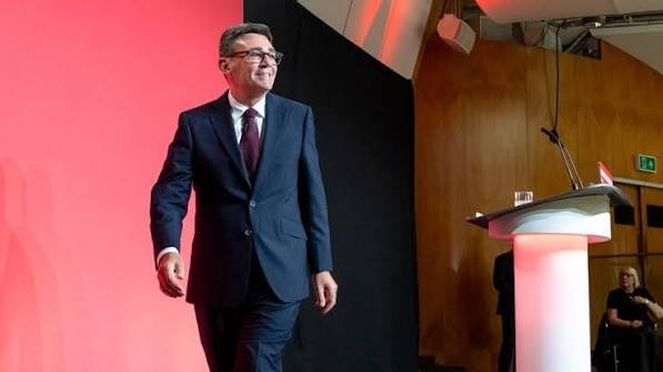伯纳姆预计今天就任英国首相