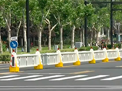 上海马路护栏能自己"走"首套"潮汐"机器人正式投用