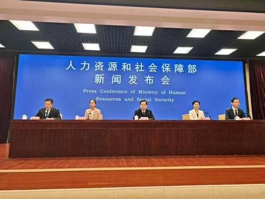 人力资源社会保障部 今年上半年新招收博士后1.3万人