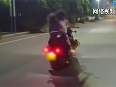 拒绝载娃摆拍 马路不是网络炫技场