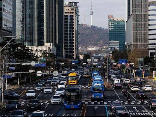 韩国多地遭遇高温 首尔市发布高温预警