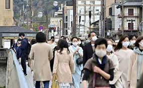 日本人口时隔42年再次跌破1.2亿