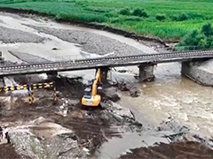 吉林长春突发强对流天气 暴雨造成部分城区积涝
