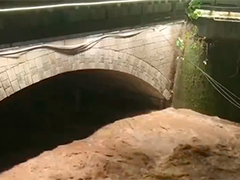 重庆发布暴雨红色预警 紧急转移群众1600人