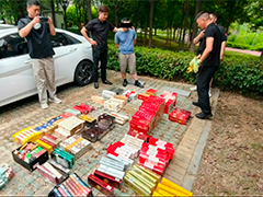 男子"蚂蚁搬家"盗窃200条香烟 警方24小时破案