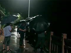 重庆17个区县暴雨 多条中小河流明显涨水
