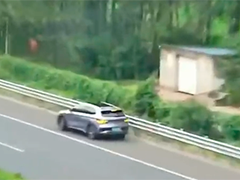 南通驾驶员高速倒车 手机找回驾照却"没"了