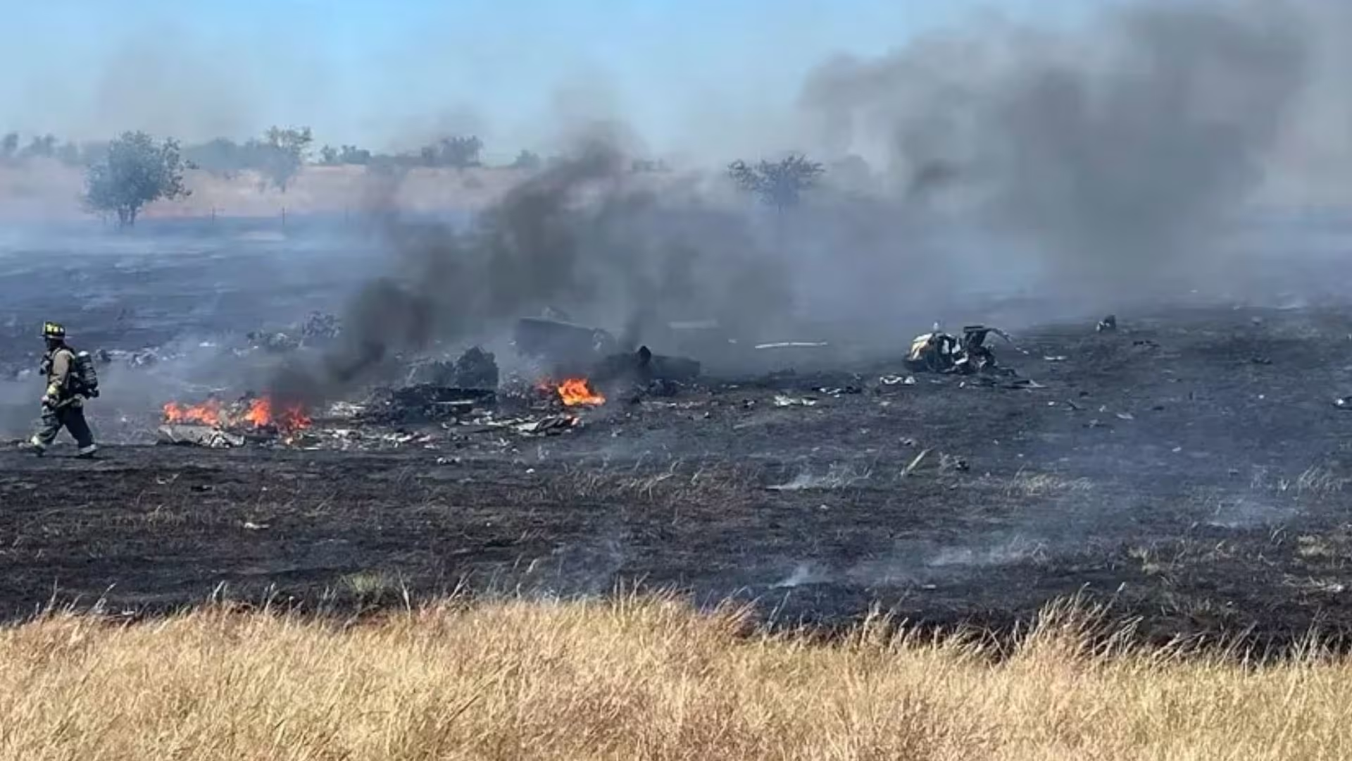 美国得州一"阿帕奇"直升机坠毁 两人死亡