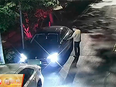 收到违停罚单车主喊冤 民警破解轿车"变脸"之谜