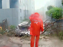 韩国庆尚南道巨济市暴雨引发泥石流 造成人员伤亡