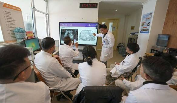 今天是第九个中国医师节 截至去年底 我国执业医师达529万人