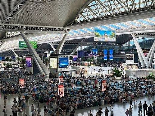 暑运国际航线双向升温 入境游持续火热