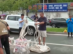 浙江温州 校区师生被困 无人机紧急吊运生活物资