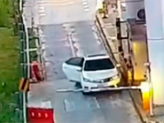 重庆司机超员行驶 为躲避检查让乘客提前下车