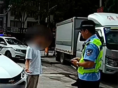 广西百色 醉驾后路中酣睡 司机面临刑事处罚