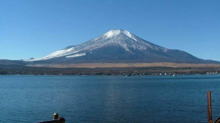 日本拟向强行登富士山且需救援人士收费 直升机服务每5分钟收费约8000日元