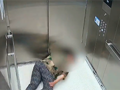 山东淄博 老人电梯突发晕厥 医护人员接力施救