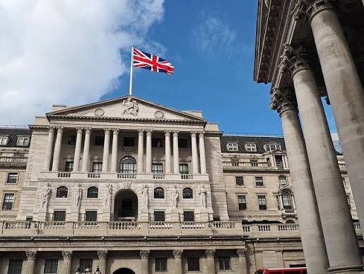 英国央行宣布维持基准利率不变