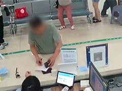 湖北宜昌"网逃"人员补办证件 工作人员巧妙处置