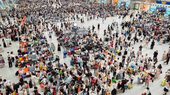 中秋假期 670.9万人次出入境 9月26日达通关最高峰