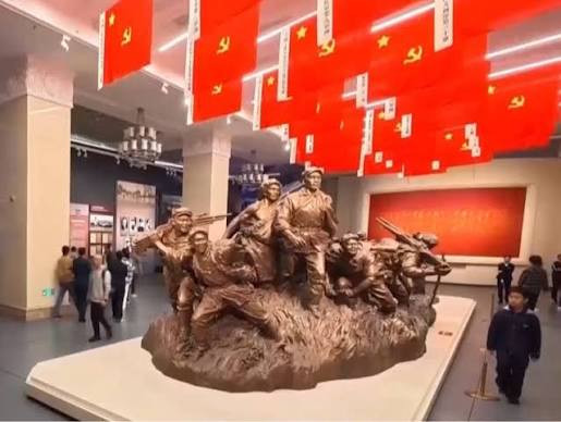北京 "伟大的远征"主题展览迎参观热潮